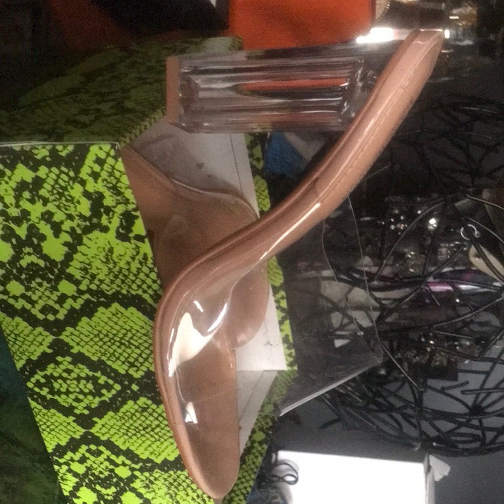 4” clear Sandals new bought from another posh can’t fit heels are too high